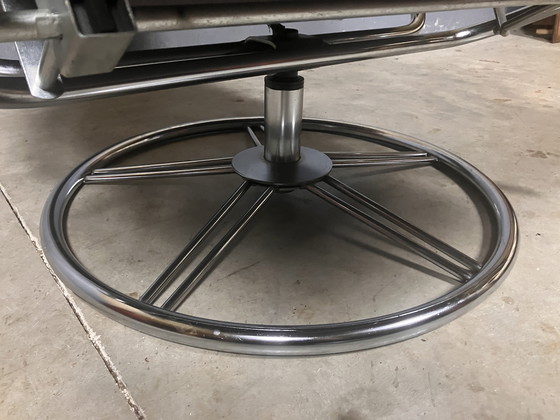 Image 1 of Sillón giratorio Cuero Cromo Escandinavo