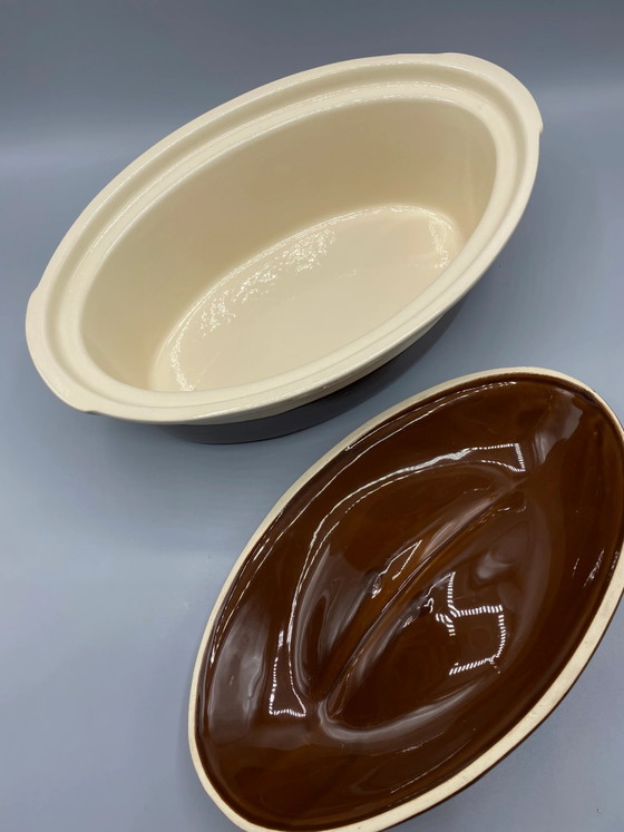 Terrina ovalada de Émile Henry – Cerámica marrón chocolate y crema – Loza, Ceramic (photo 3 of 8)