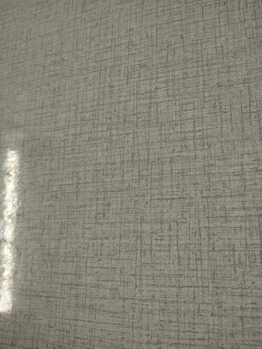 Mesa pequeña vintage gris de formica de mediados de siglo, tamaño práctico.