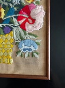 cuadro de flores bordadas