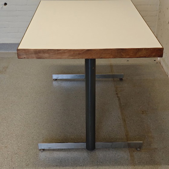 Image 1 of Table de salle à manger vintage en bois et métal