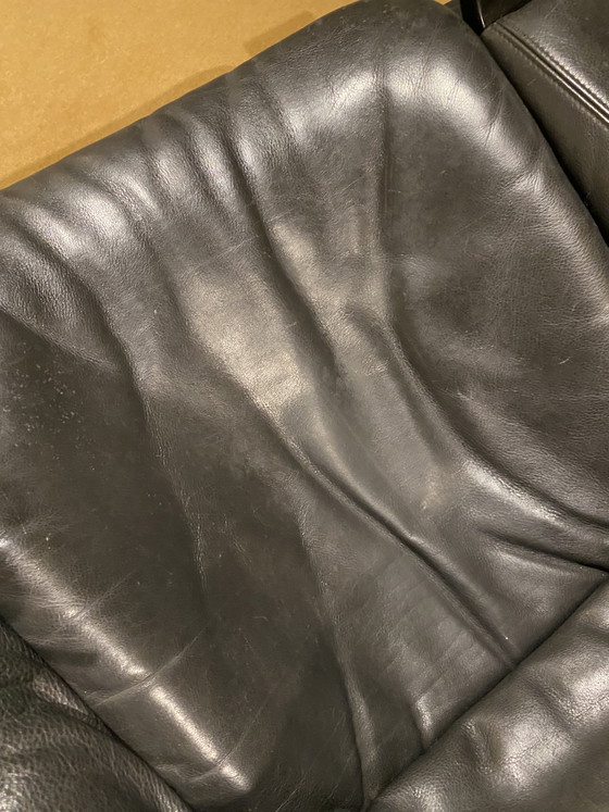Image 1 of 1 Zwarte leren fauteuil