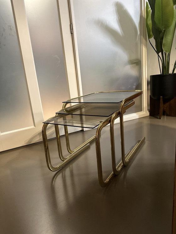 Image 1 of Tavolino impilabile in vetro fumé e cromato di metà secolo, Milo Baugham