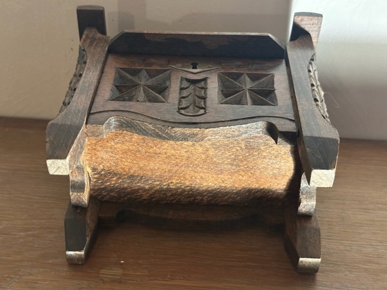 Piccolo portagioie antico a forma di poltrona bretone intagliata, Oggetti decorativi, Legno, Marrone (foto 13 di 15)