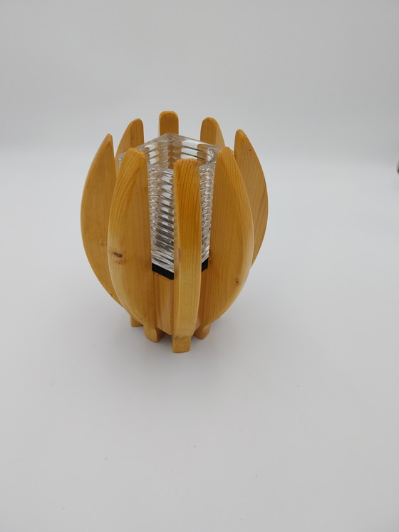 Image 1 of 1 x Zweedse grenen kandelaar met glazen inzet. 1970's 