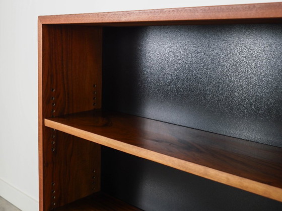 Image 1 of Librería de nogal, diseño danés, años 70, producción: Dinamarca