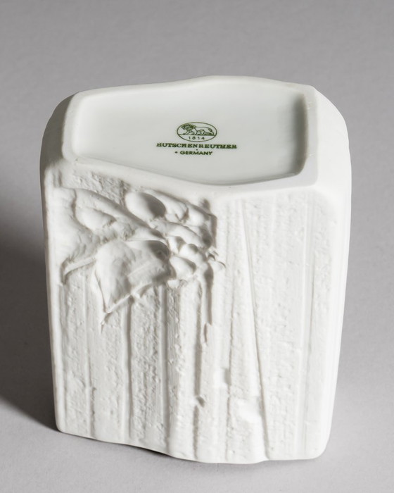 Image 1 of Hutschenreuther Vase aus mattem Biskuitporzellan, WGP Mond- oder Rindenrelief im Op-Art-Stil, MCM