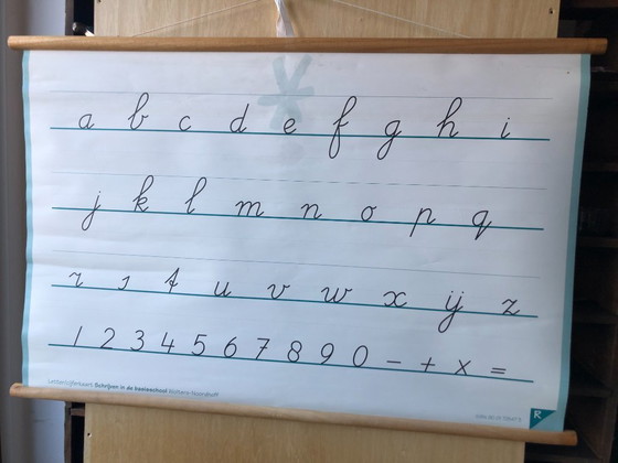 Image 1 of Tabella di scrittura scolastica vintage - numeri e lettere - fronte-retro 100 x 66 Wolters Noordhoff come nuova