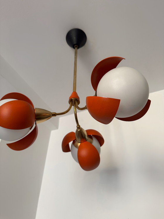 Image 1 of Araña de diseño italiano de los años 70 con flores naranjas