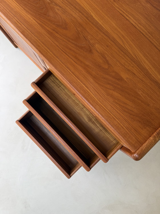 Image 1 of Mobile vintage in legno massello Dyrlund