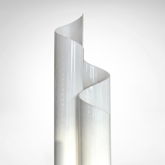 Lampadaire Chimera de Vico Magistretti pour Artemide Italie, années 1980 – Plastic (photo 3 of 8)