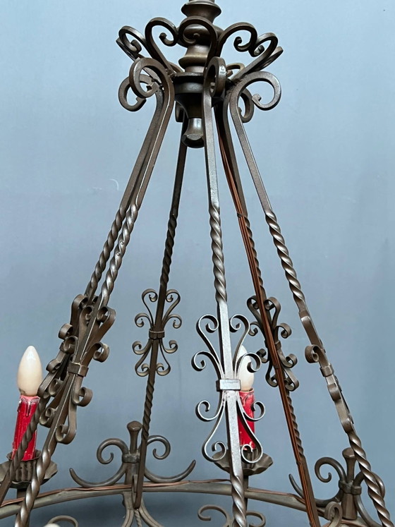 Lampadario in ferro battuto in stile gotico. – Metal (photo 7 of 8)