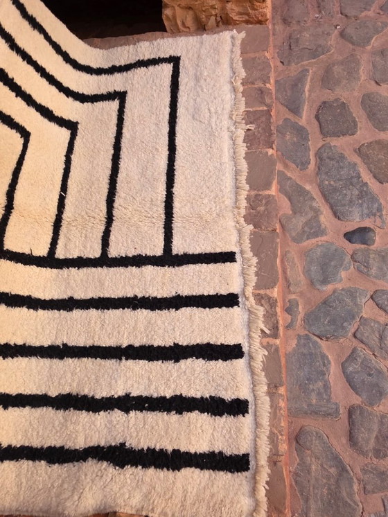 Image 1 of Tapis Beni Ourain au design moderne, 240 x 186 cm