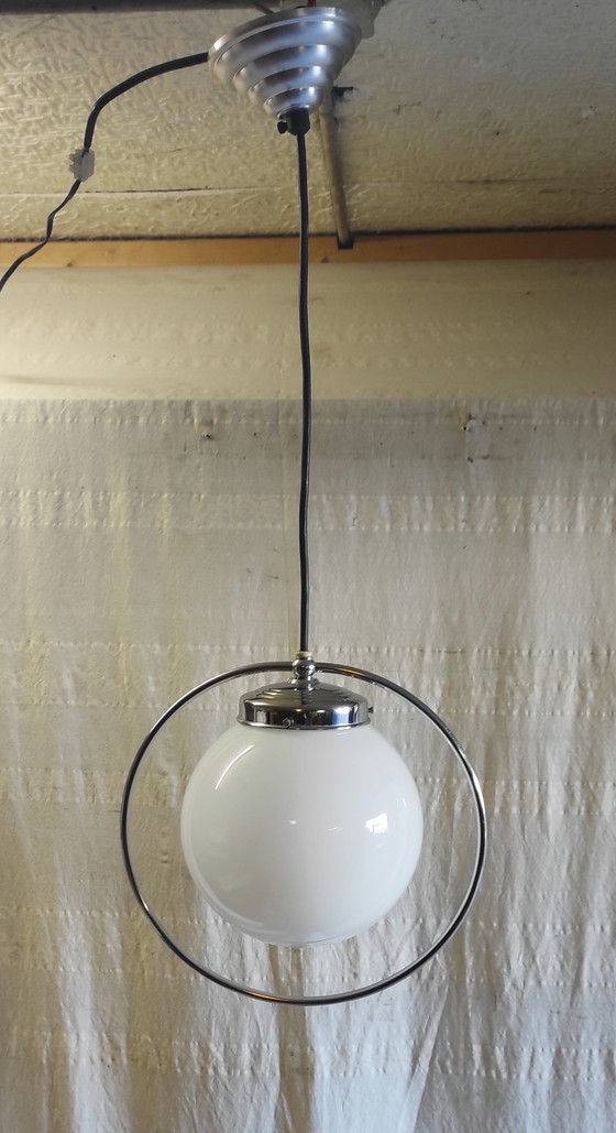 Image 1 of Hanglamp in art-decostijl met opalen bolvormige lens - midden 20e eeuw