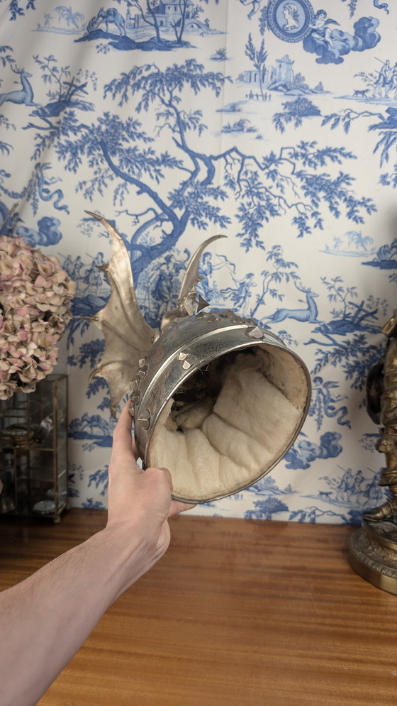 Image 1 of Fantástico casco de metal de Sigurd el Dragón, atrezo de ópera del siglo XIX