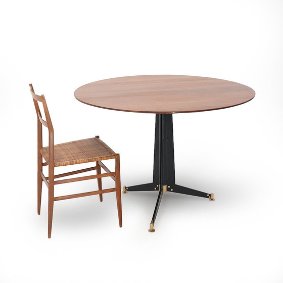 Image 1 of Tavolo con piano rotondo e gamba centrale, anni '50