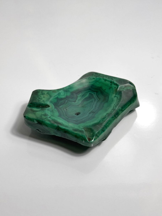 Image 1 of Cendrier vintage en malachite verte, Italie, années 1960, style milieu du siècle, avec poches en pierre.