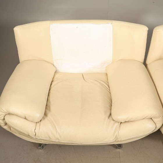 Image 1 of Paire de fauteuils lounge contemporains — Similicuir, style moderne et généreux