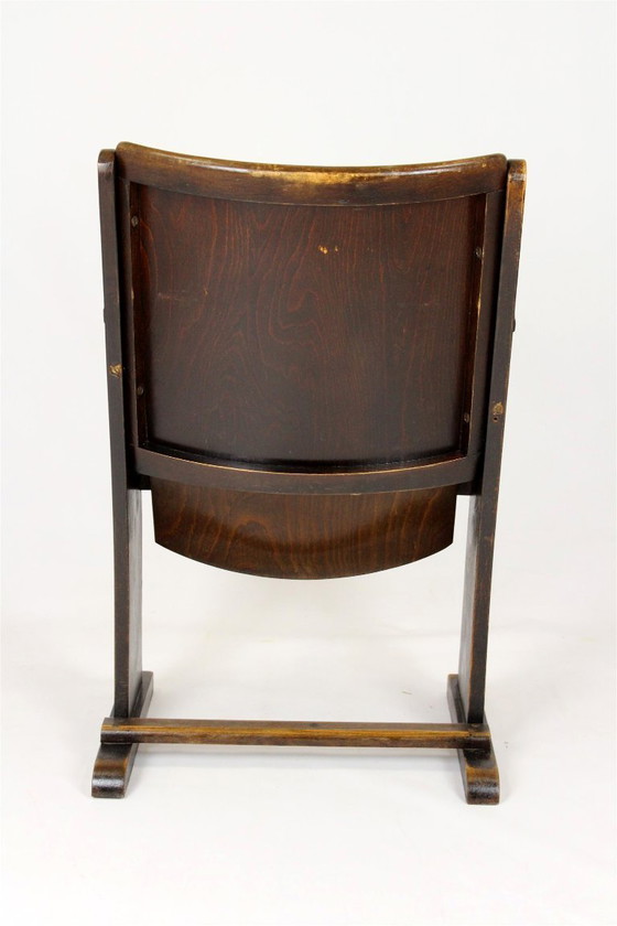 Image 1 of Fauteuil de cinéma vintage Ton (Thonet), tchèque des années 1940, siège de théâtre en bois