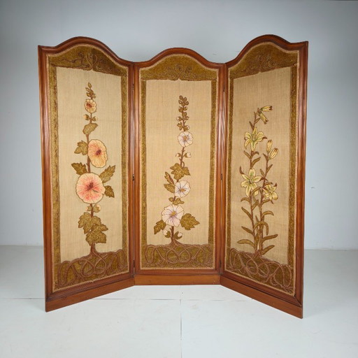 Paravent Art nouveau à motifs floraux brodés, vers 1900