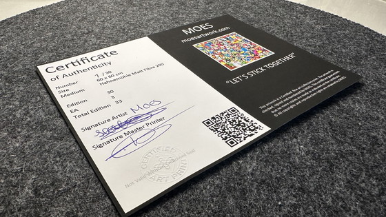 Image 1 of Let's Stick Together - von MOES Artwork - zertifizierter Kunstdruck