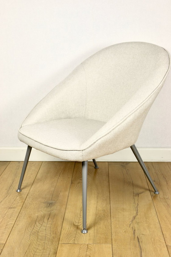 Image 1 of Beige ivory shell armchair from the 70s on grey metal legs - beautiful