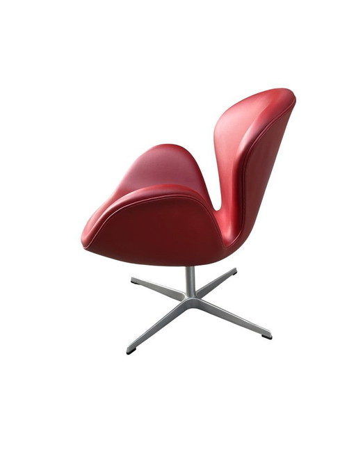 Fauteuil Swan en cuir rouge indien par Arne Jacobsen pour Fritz Hansen