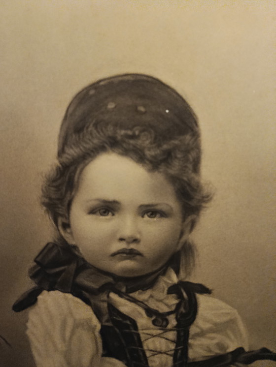 Image 1 of UNIQUE! XL charcoal drawing, antique, circa 1900, portrait of a girl with a fruit basket