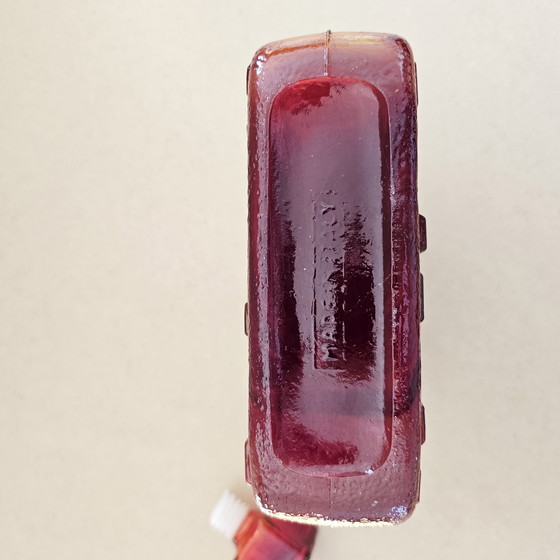 Image 1 of Vintage Italienische Rote Glas Karaffe mit Stopfen Empoli Glass 1960er-70er Jahre Dekoobjekt Relief geometrische Formen