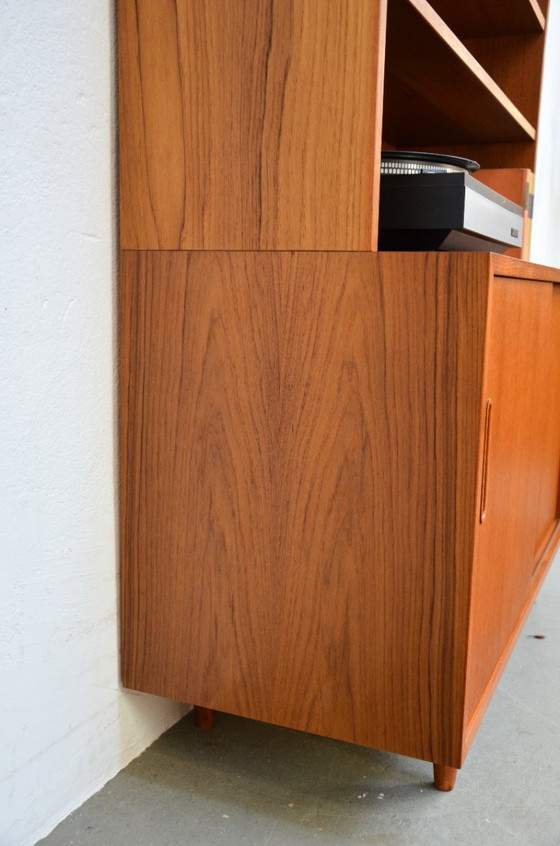 Image 1 of Credenza alta vintage in teak, mobile da terra Hundevad in stile danese di metà secolo