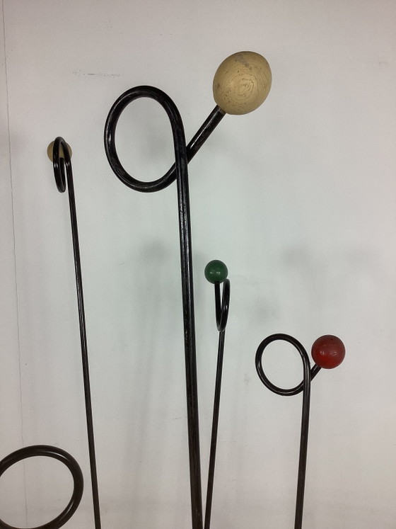 Porte-manteau vintage Roger Feraud France années 50 – Portemanteaux, Wood, Metal (photo 2 of 12)