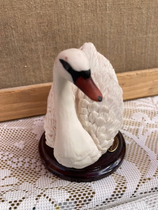 Statuette, swan on pedestal, signed Giuseppe Armani, 1990, Florence