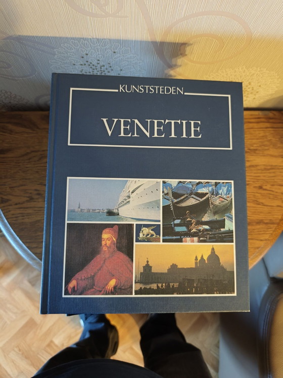 Bellissimo set di 9 libri vintage Città d'Arte – Libri d'arte, Carta (photo 3 of 10)