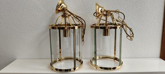 Image 1 of Set van 2 goudkleurige glazen lantaarn hanglampen – vintage / Hollywood Regency stijl