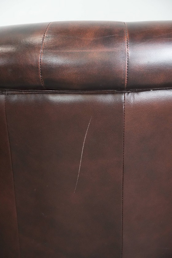 Image 1 of 3 fauteuils club Chesterfield classiques en cuir de vachette