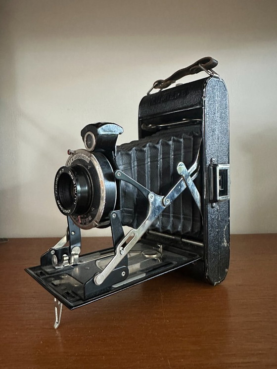 Image 1 of Vintage Lumière folding camera – French design icon from the 1930s–1950s