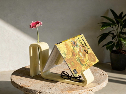 Présentoir à livres imprimé en 3D avec porte-lunettes et vase pour tubes à essai – PLA jaune coquille d'œuf