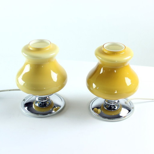 Lampes de table en opaline crème et chrome, Bulgarie, années 1960