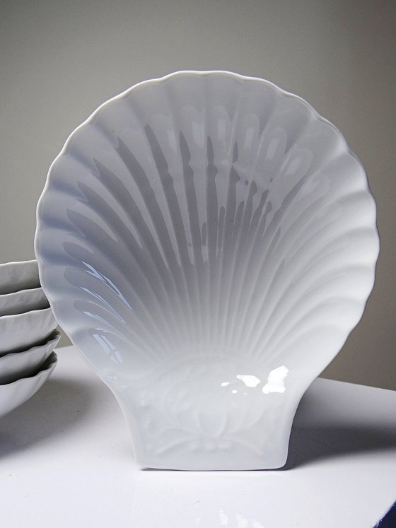 Image 1 of Suite de 6 coupelles coquilles en porcelaine de Limoges Philippe Deshoulières