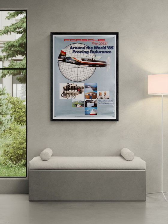 Image 1 of Porsche PFM 3200 in giro per il mondo – 1985 – Poster originale Porsche d'epoca – Motorsport d'epoca – 102x76 cm