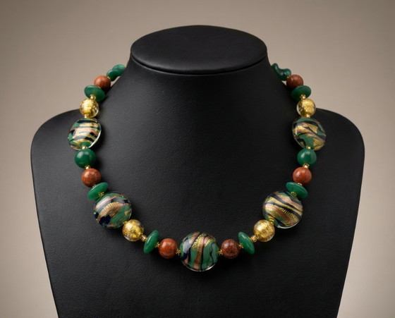 Image 1 of Collana artigianale in Vetro di Murano – lavorazione al lume con foglia oro e avventurina