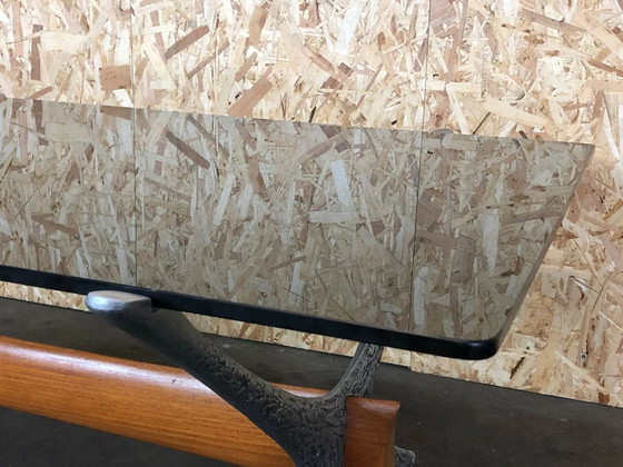 Image 1 of Tavolo da caffè anni '60 e '70 con piano in vetro e metallo in teak