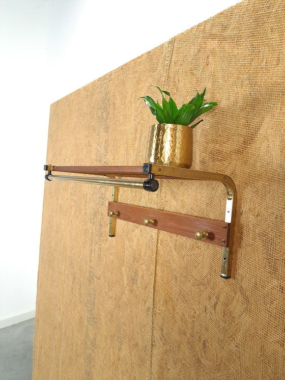 Image 1 of Goldfarbener Kleiderständer aus Schweden mit Teakholz und Regal Nr.1
