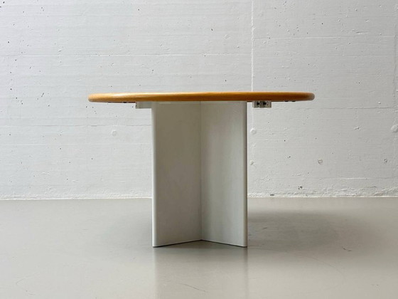 Image 1 of Tavolo da pranzo rotondo bianco, allungabile in legno massiccio