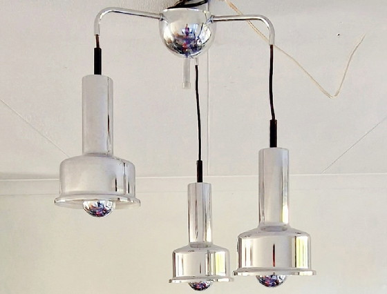 Image 1 of vintage hanglamp met 3 chroom kappen Deens design