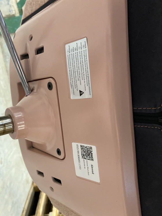 Image 1 of Sedia Ahrend Well