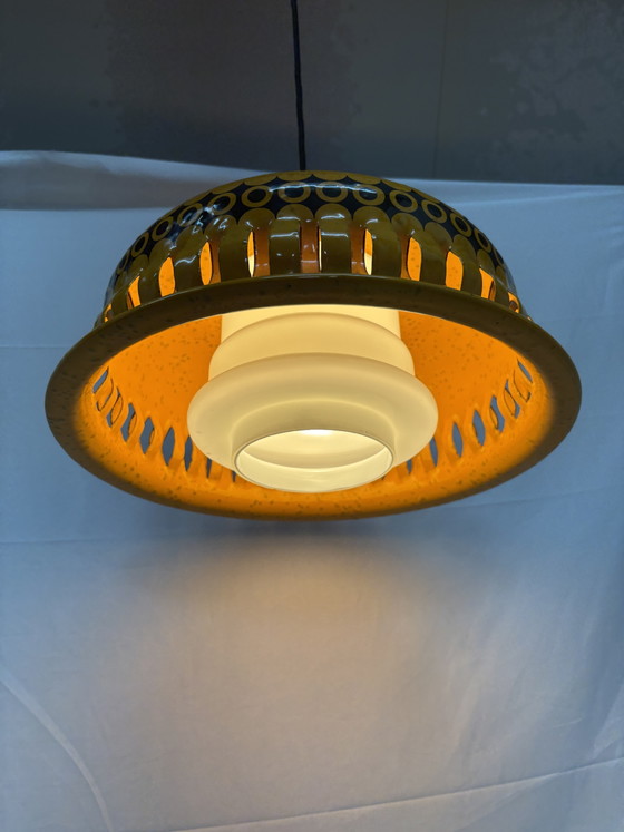 Image 1 of Lampada a sospensione vintage in ferro smaltato arancione degli anni '70