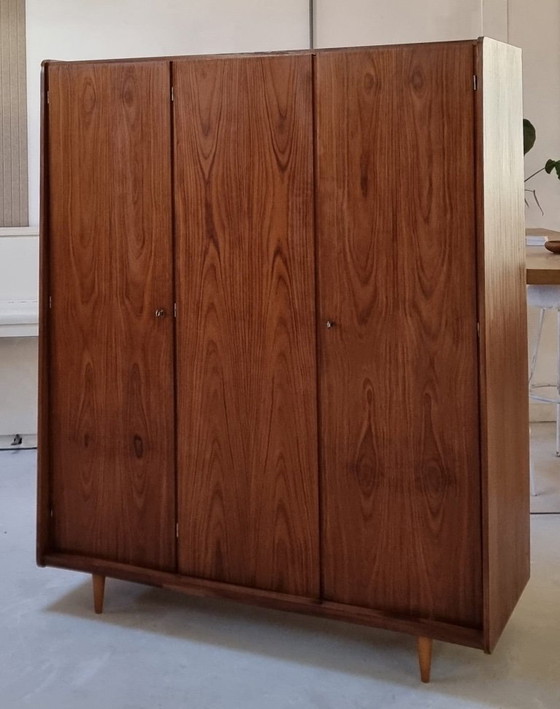 Image 1 of Mid Century kast