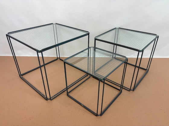 Image 1 of Tables gigognes isocèles de Max Sauze. Années 1970