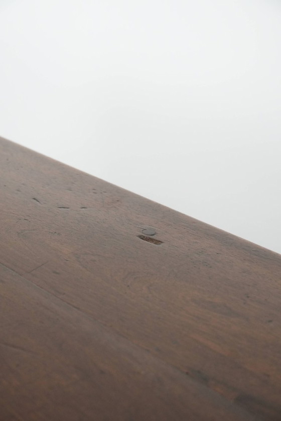 Image 1 of Antieke Franse eettafel voor 4 tot 6 personen uit eind 18e/ begin 19e eeuw met een eiken blad en een brood/ uittrek plank